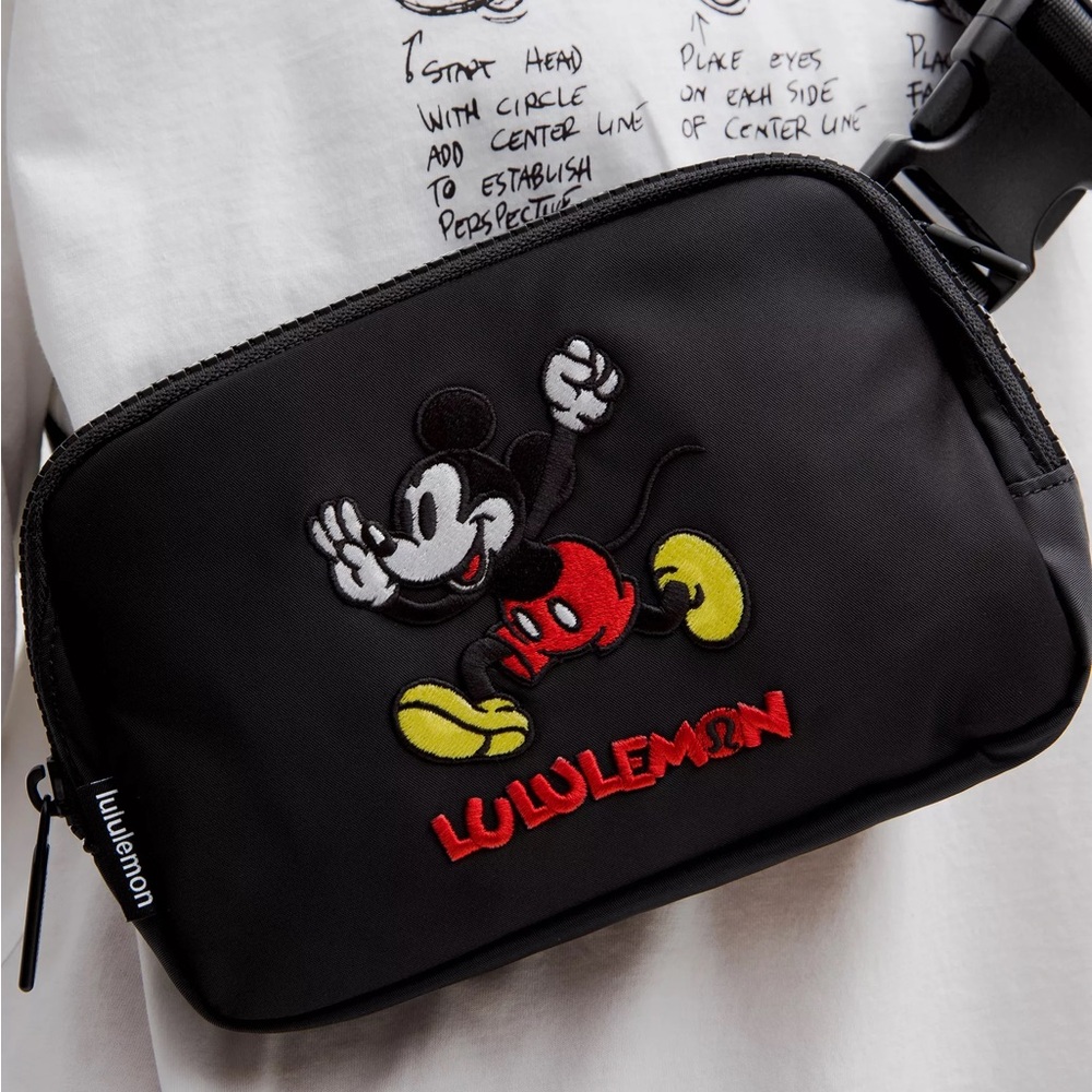 lululemon Mickey in Motion Belt Bag RARE